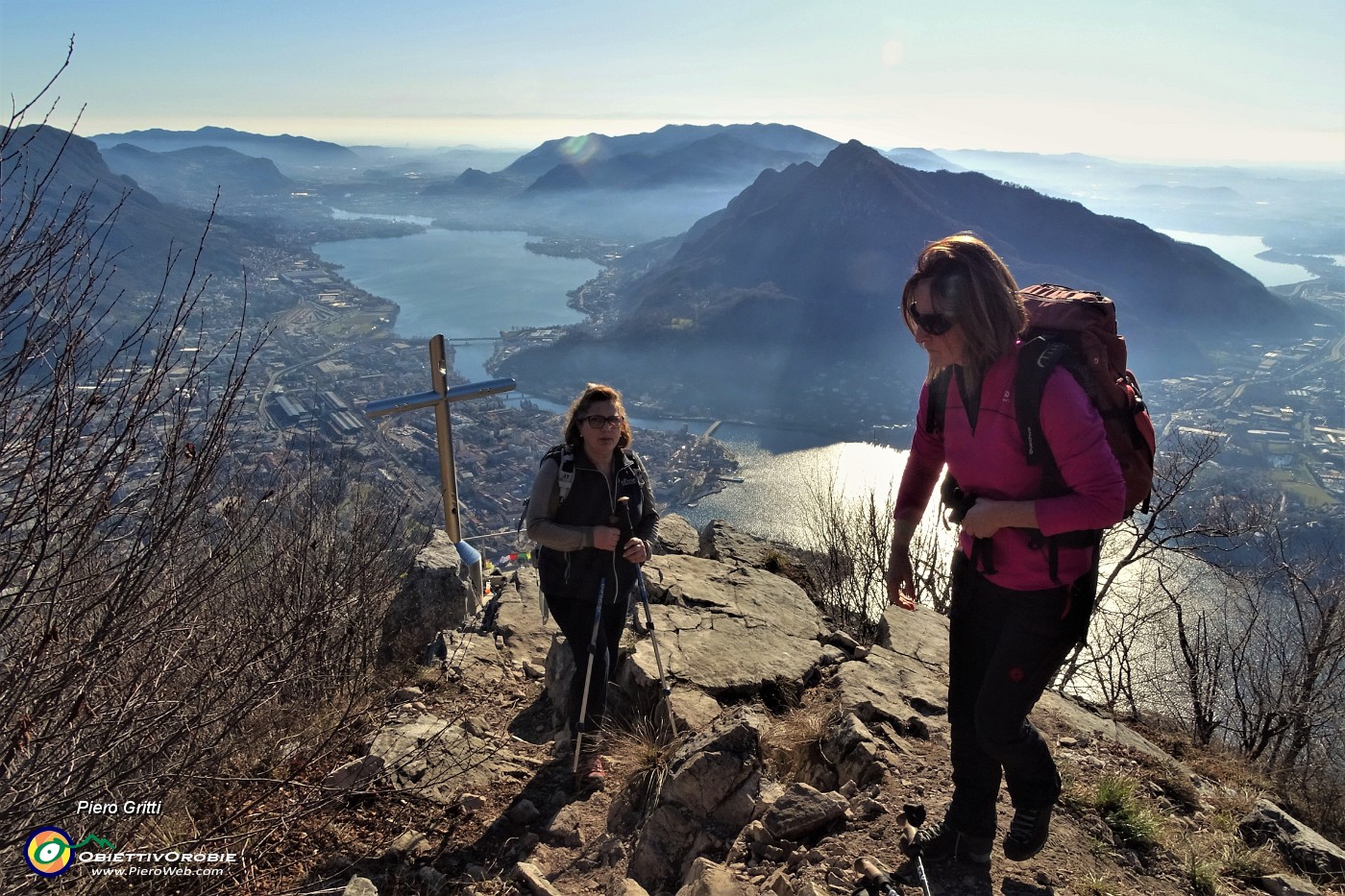 46 Dal Crocione saliamo alla soprastante cima del Monte San Martino (1080 m).JPG